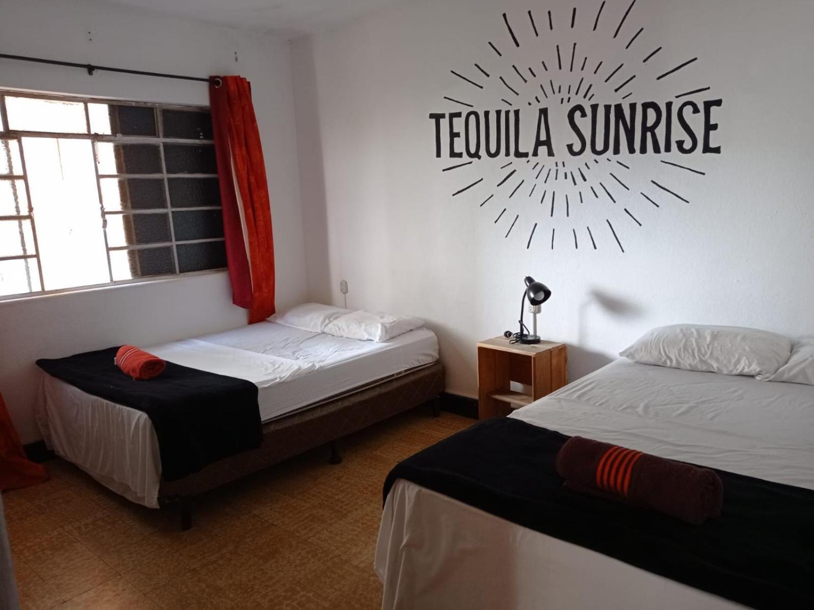 Tequila Sunrise Hostel Guatemala City Exterior photo