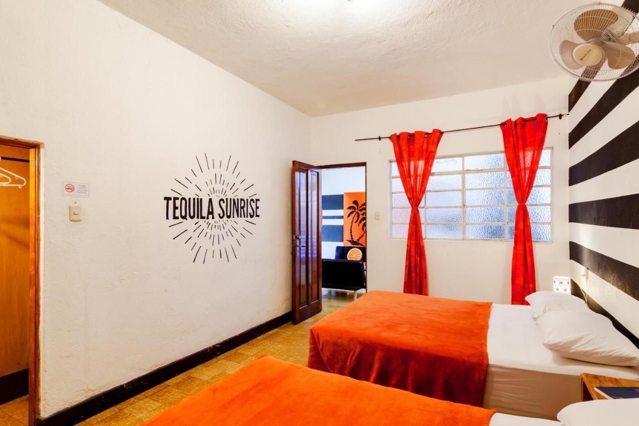 Tequila Sunrise Hostel Guatemala City Exterior photo